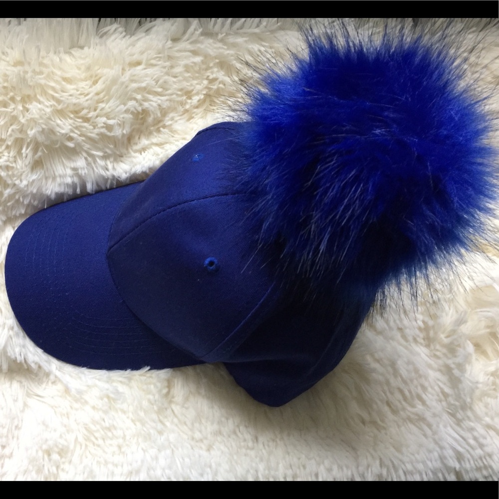 Pom Pom hat